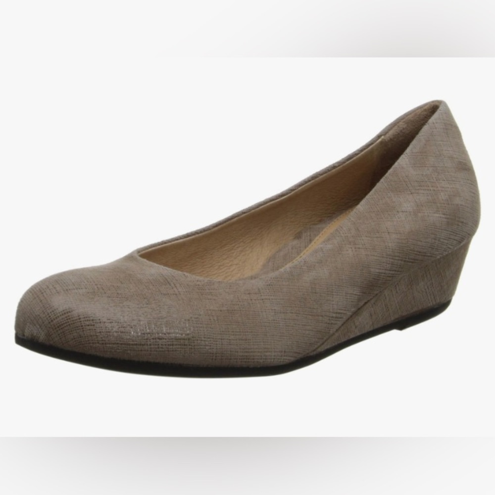 French Sole fs/ny Sz 9 Gumdrop Closed Toe Wedge Pump Made in Italy Metallic